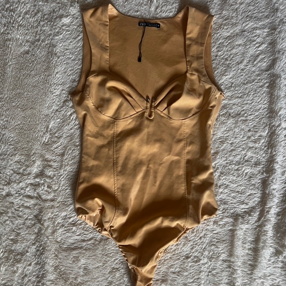 Butter yellow bodysuit top - Picture 1 of 6